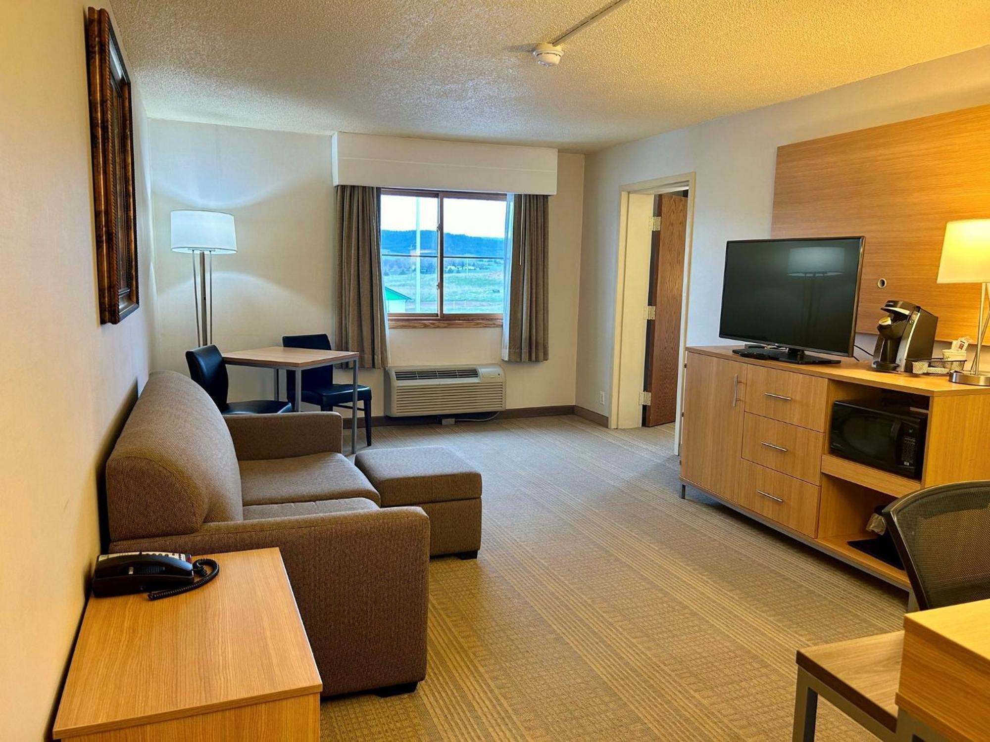 One-Bedroom Suite,1615657662:JPEG